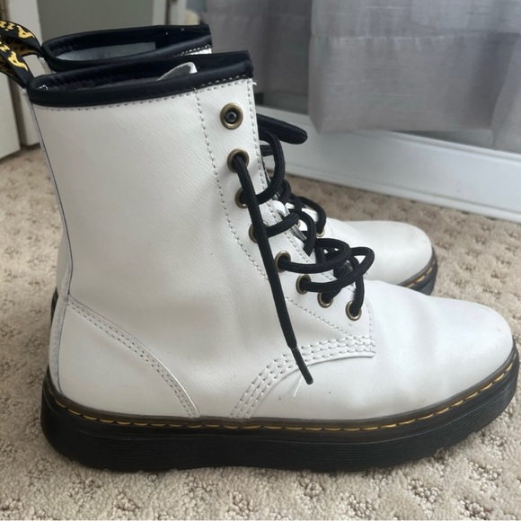 Doc Martins 1460 smooth leather lace up boot - Picture 4 of 6